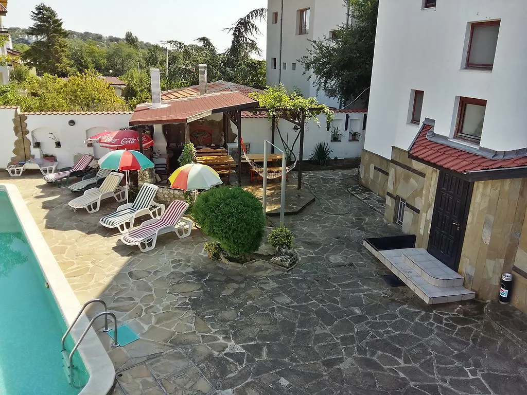 Guest House Yanina Varna